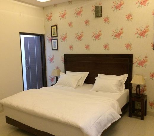 White Tulips Home Stay