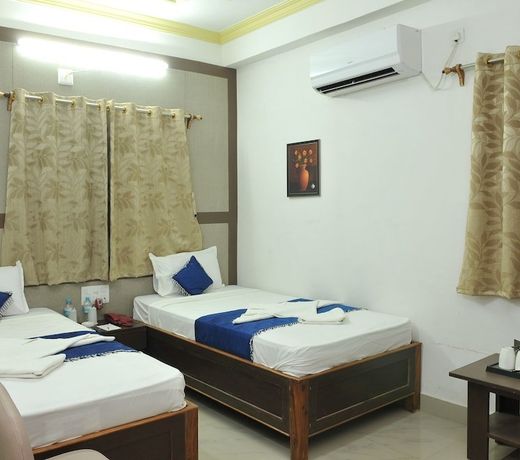 New Hotel Shiva