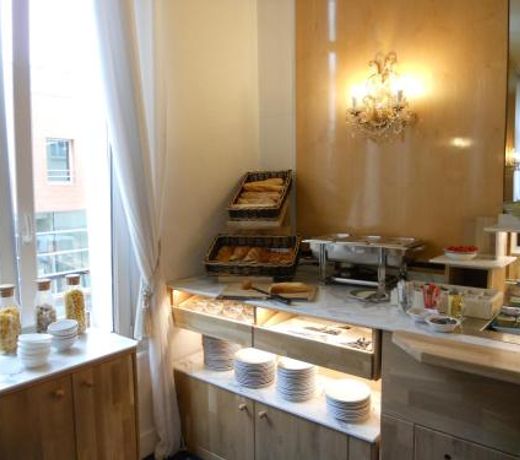 Brit Hotel Privilège Le Royal - Centre Gare