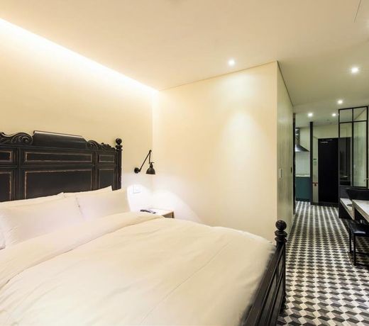 Le Stendal Hotel