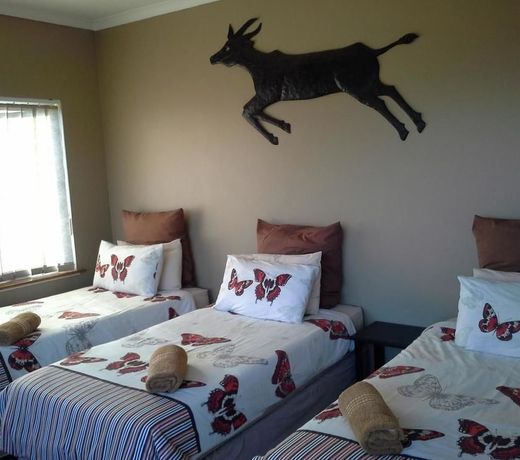 Acquila Guest House