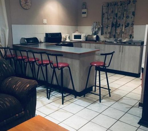 Acquila Guest House