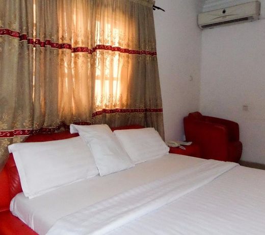 Royal Stop-over Suites