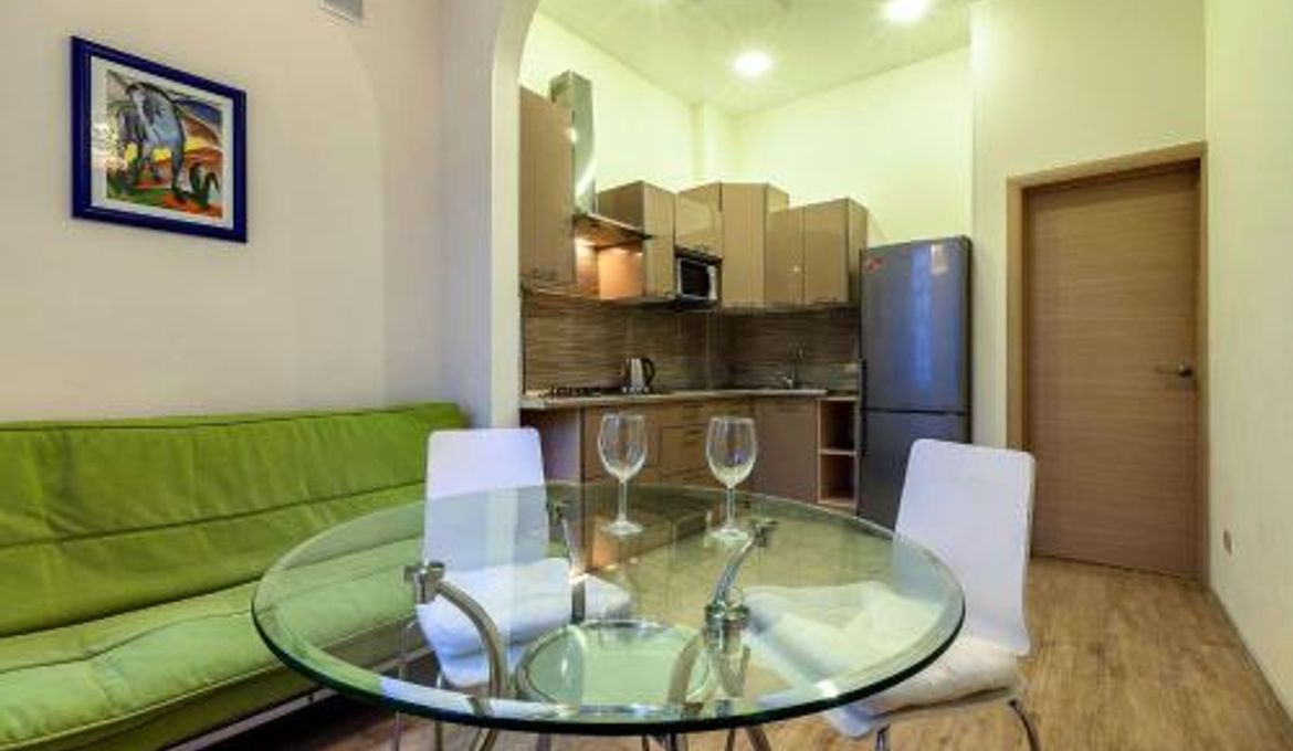 Apartments on Marata 4