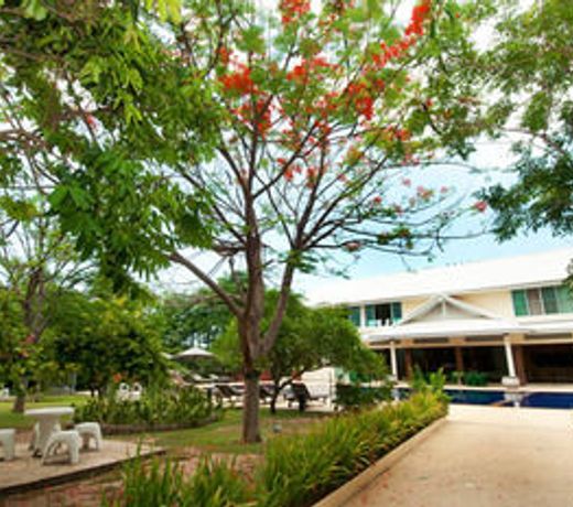 Taweeporn Resort