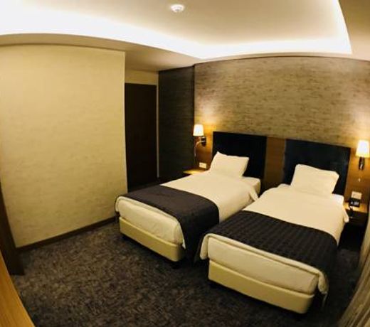Garden Zara Hotel