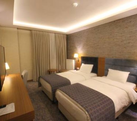 Garden Zara Hotel
