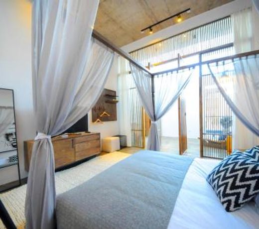 Shen Cang Courtyard Hotel