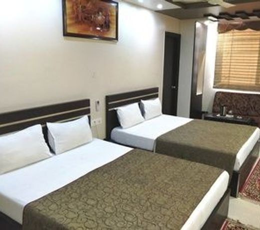 Hotel Jinendra Palace