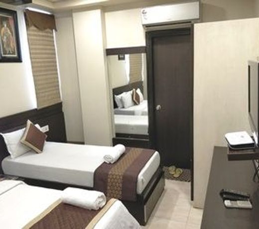 Hotel Jinendra Palace