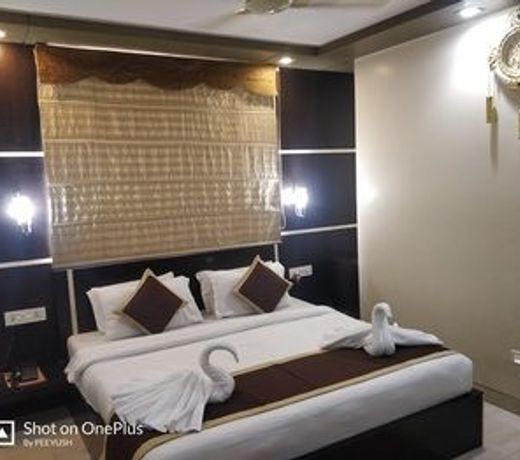 Hotel Jinendra Palace
