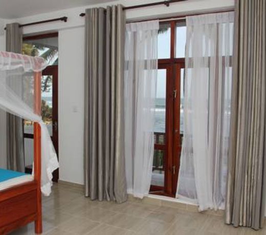 Savenrose Beach Villa