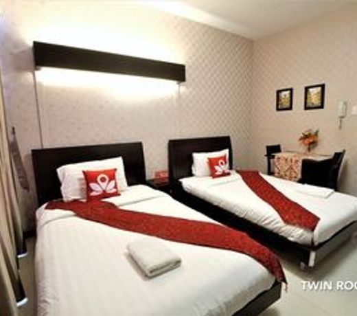 ZEN Rooms Sunshine City Suites
