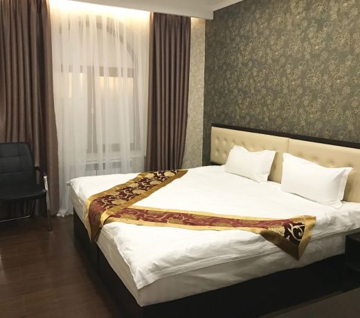 Corona Hotel