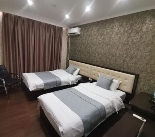 Corona Hotel