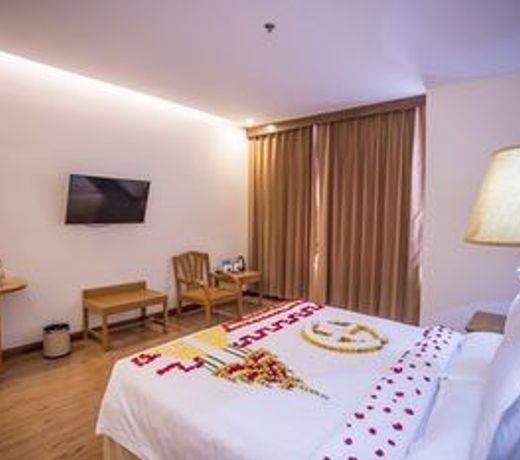 Golden Hotel