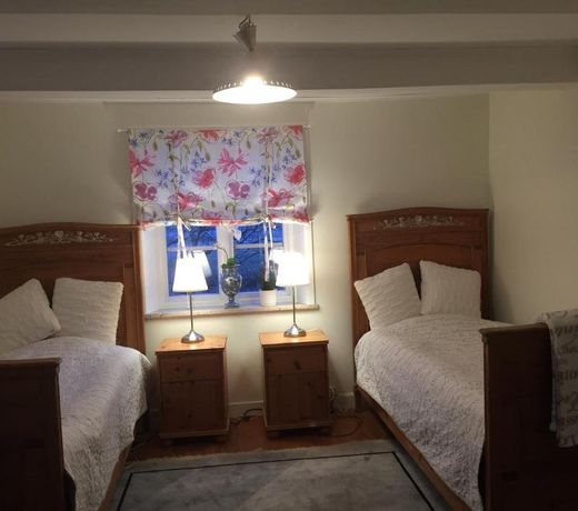 BjÃ¶rkÃ¥sa GÃ¥rd Bed & Box