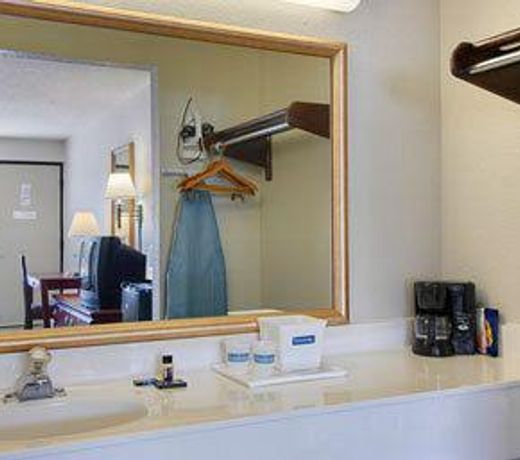 Travelodge Suites and Conference Center Dublin GA
