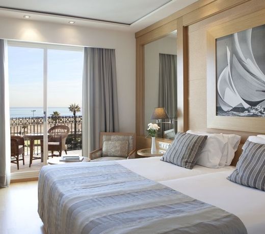 Las Arenas Balneario Resort