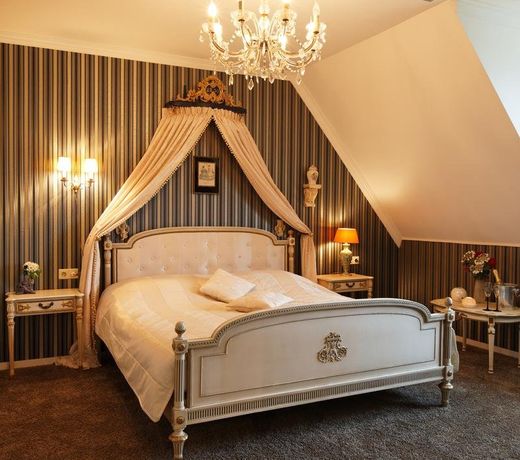 Klein-Holland "Vulkanland-Hideaway"