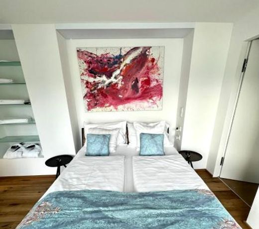 Lakeview Studio