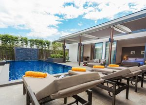 CasaBay Luxury Pool Villas