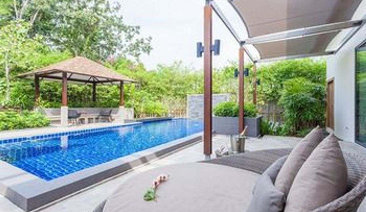 CasaBay Luxury Pool Villas