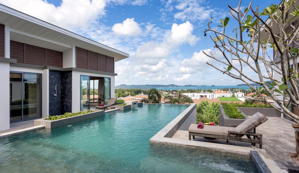 CasaBay Luxury Pool Villas