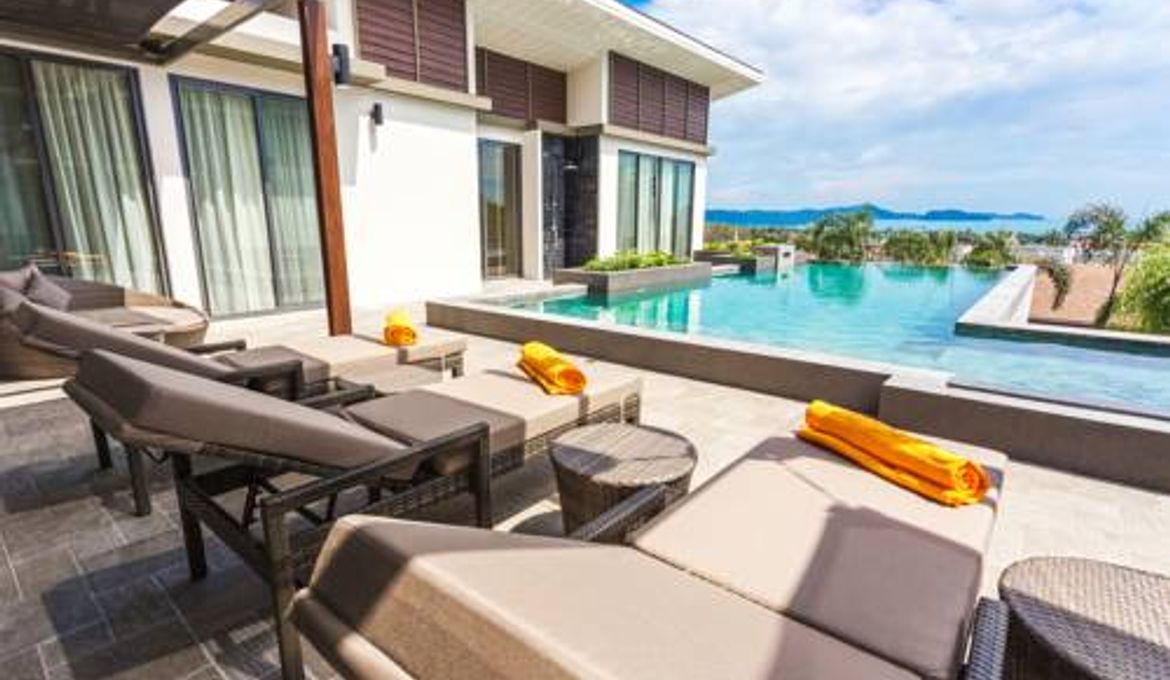 CasaBay Luxury Pool Villas