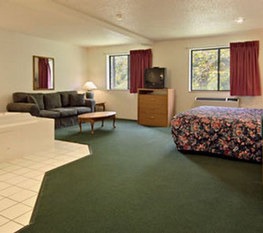Super 8 Whiteburg KY
