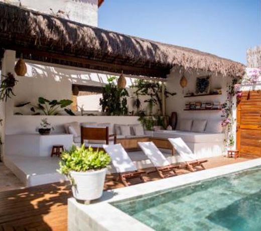 Tropical House - Villa com piscina perto do mar