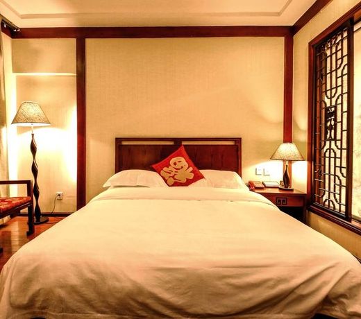 Silver Maple Hotel