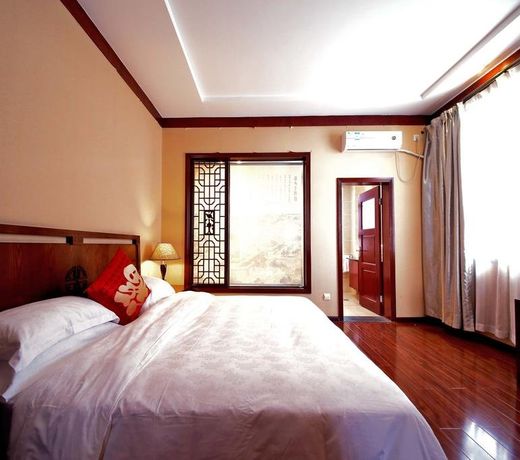 Silver Maple Hotel