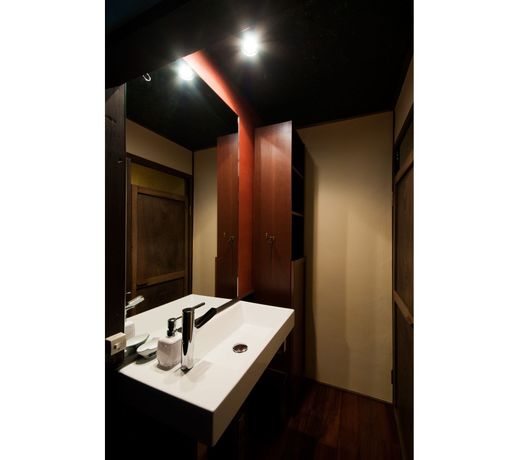 Kamiza-an Japanese Modern House in City Center
