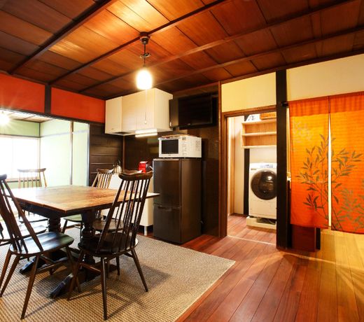 Kamiza-an Japanese Modern House in City Center