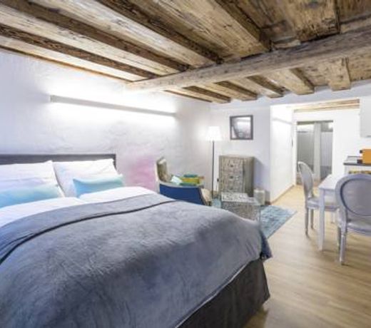 APT. STONE-LODGE
