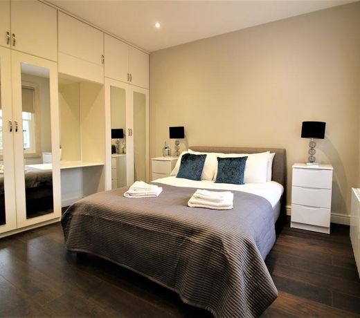 Lux London Kensington Olympia