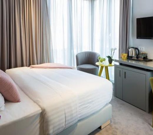 Livris Hotel