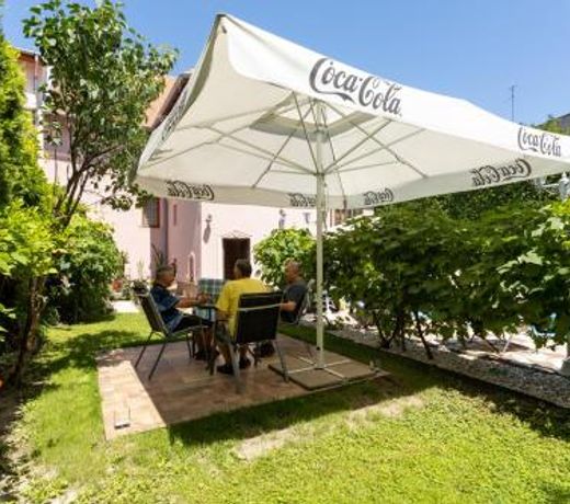 Illés Hotel