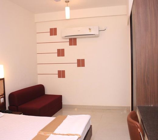 OYO 8456 Hotel Orient