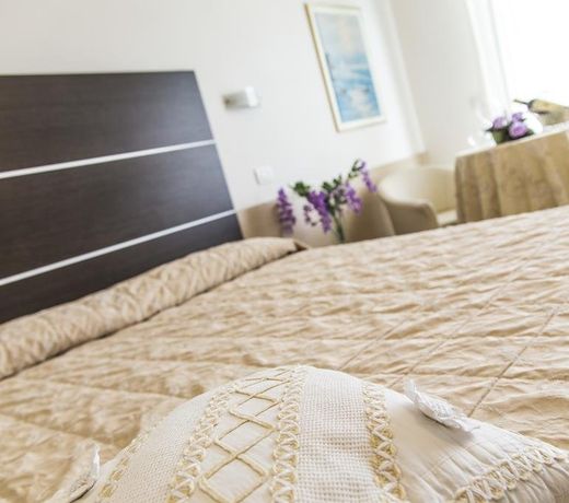 Renzo Hotel