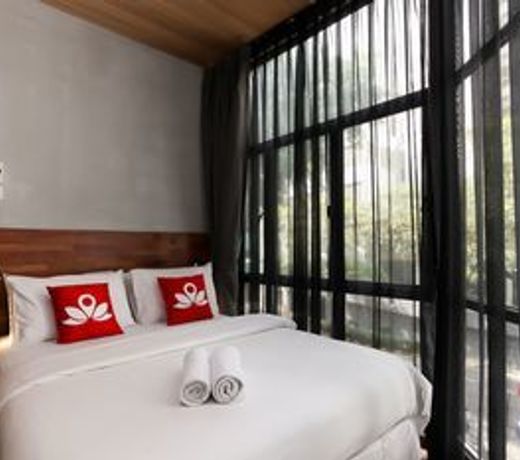 ZEN Rooms Chaos Hotel
