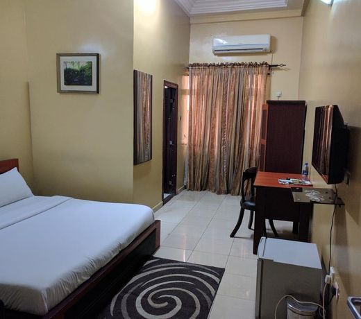 Msquare Whitehouse Hotel