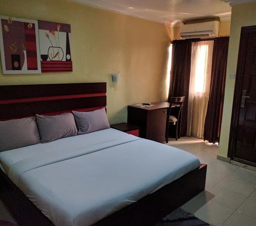 Msquare Whitehouse Hotel