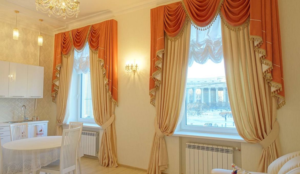 Apartment with Kazan Cathedral View