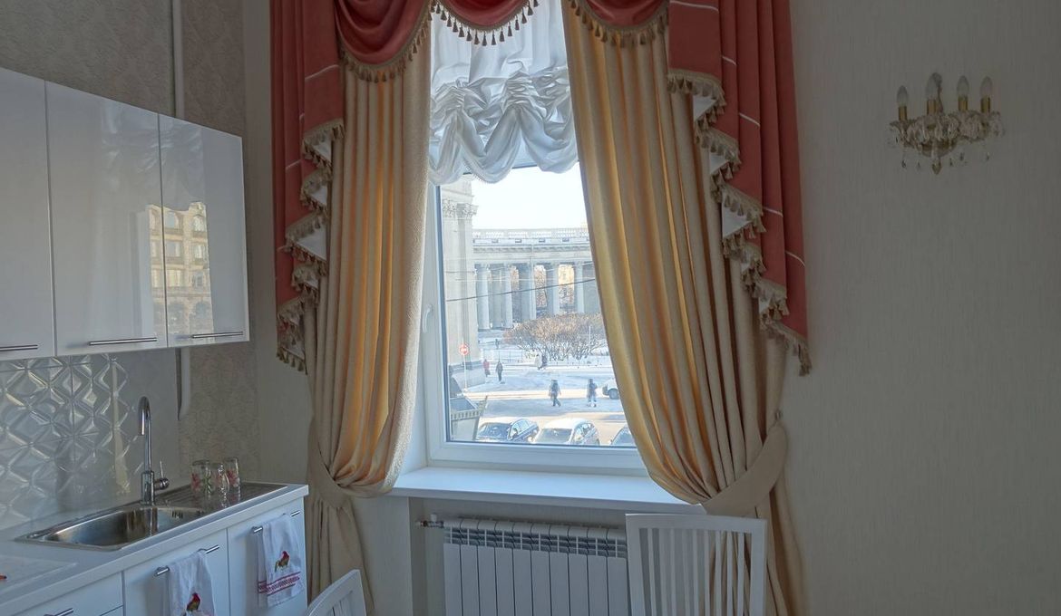 Apartment with Kazan Cathedral View