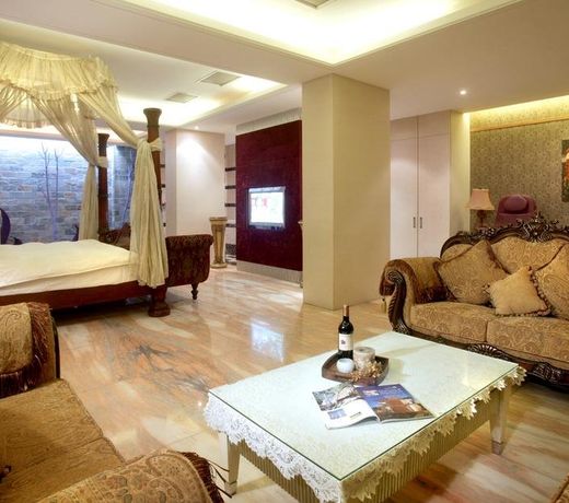 Royal Garden Business Motel - Huwei