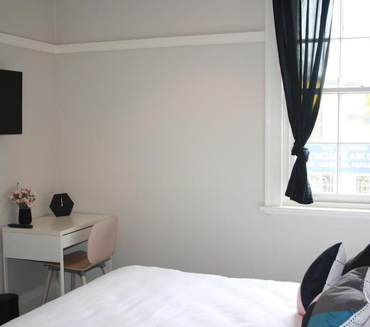 Annandale Hotel