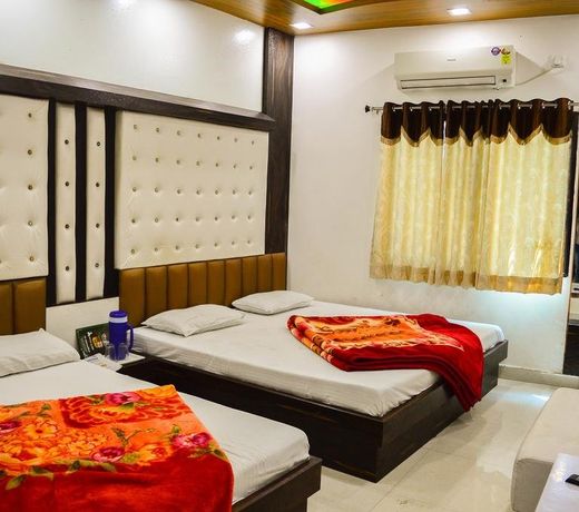 Hotel Shree Dwarkadhish Palace