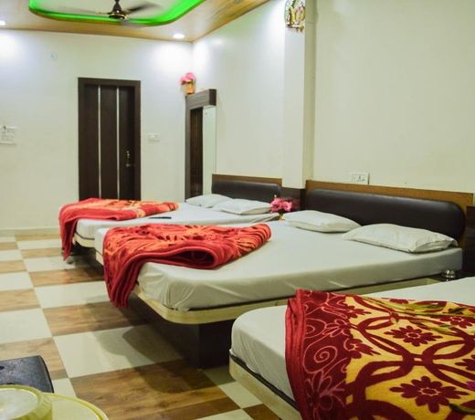 Hotel Shree Dwarkadhish Palace